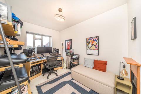 2 bedroom flat for sale, Peckham Rye, London SE15