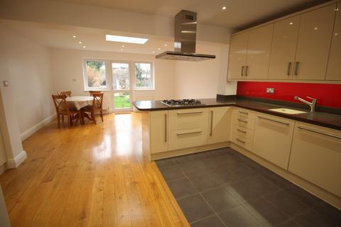 3 bedroom property to rent, Burlington Rise, Barnet EN4