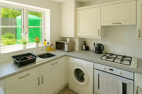 3 bedroom house to rent, Manor House Drive, Ashford, TN23