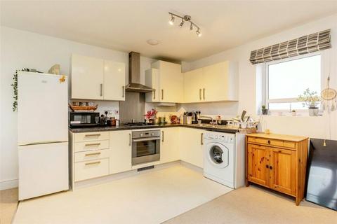 2 bedroom apartment to rent, Wren Gardens, Bristol, BS20