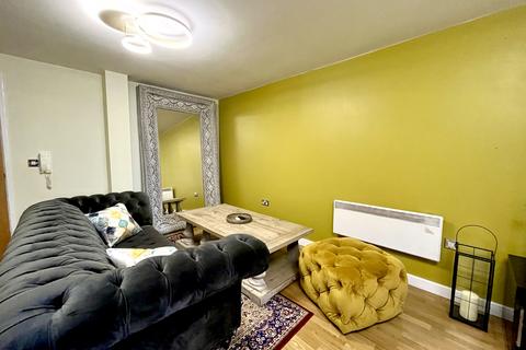 2 bedroom apartment to rent, Baltic Quay, Gateshead, NE8