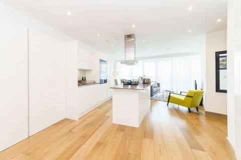 1 bedroom flat to rent, Crossharbour Plaza, London E14