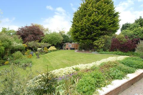 4 bedroom detached house to rent, Blackpond Lane Farnham Royal SL2
