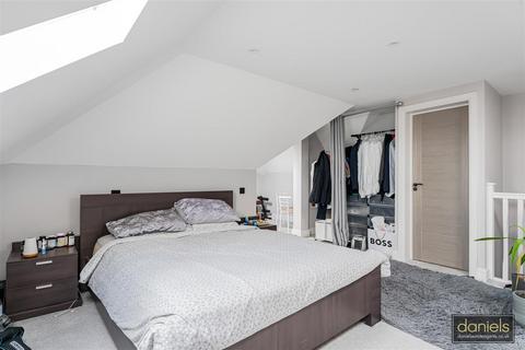5 bedroom semi-detached house for sale, Elms Lane, North Wembley