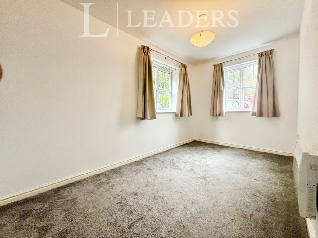Bedroom 2 (2)