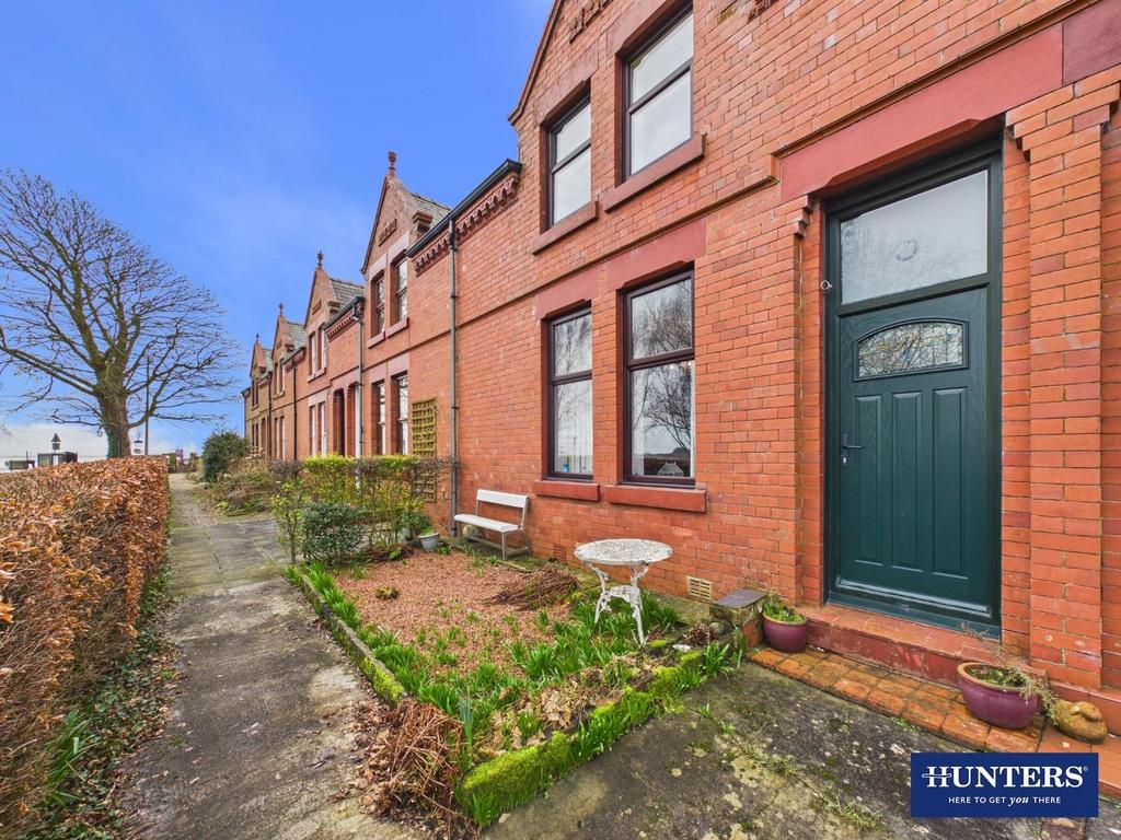 Front Garden/Shared Pathway