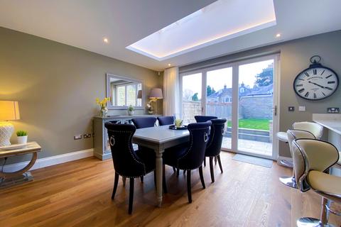 undefined, Park Avenue, Roundhay, Leeds, LS8