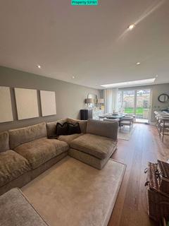 5 bedroom terraced house to rent, Park Avenue, Roundhay, Leeds, LS8
