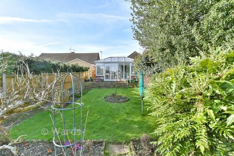 2 bedroom semi-detached bungalow for sale, Fairview Avenue, Gillingham ME8