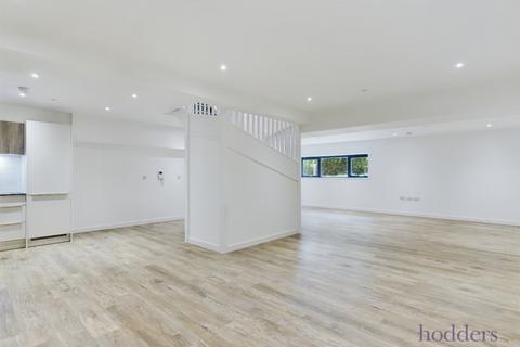 2 bedroom apartment to rent, London Road, Staines-upon-Thames, Surrey, TW18