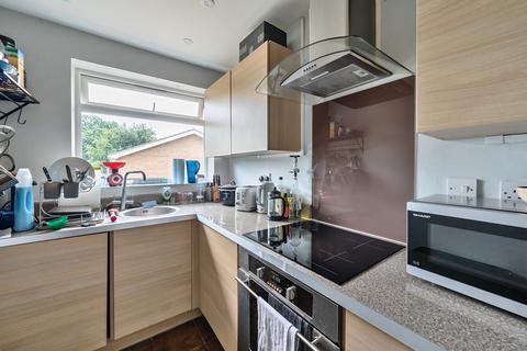 1 bedroom apartment for sale, Oakdene Court, Walton-on-Thames, Surrey
