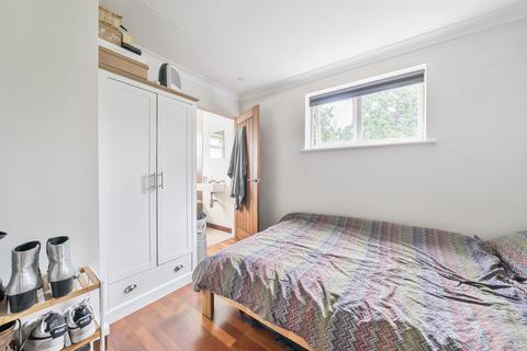 1 bedroom apartment for sale, Oakdene Court, Walton-on-Thames, Surrey