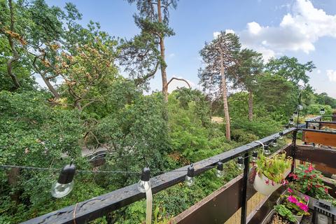 1 bedroom apartment for sale, Oakdene Court, Walton-on-Thames, Surrey