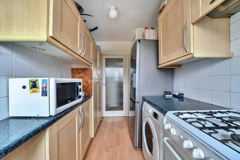 2 bedroom apartment for sale, Rodwell Court, Hersham Road, Walton-On-Thames