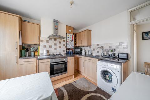 2 bedroom apartment for sale, Lincoln Road, Guildford, Surrey
