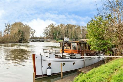 Apartment for sale, Thames Street, Weybridge, Surrey