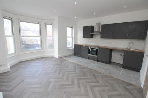3 bedroom flat to rent, Byne Road, Sydenham SE26