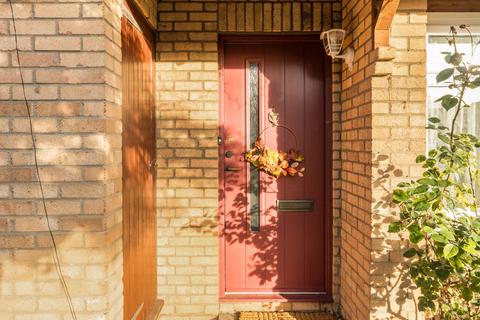 3 bedroom semi-detached house for sale, Willowmead Close, Woking, Surrey