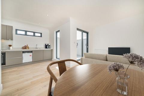 Lillium Mews, Wimbledon SW19