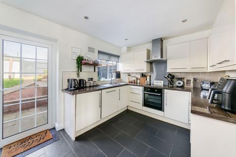 3 bedroom end of terrace house for sale, Sussex Drive, Banbury