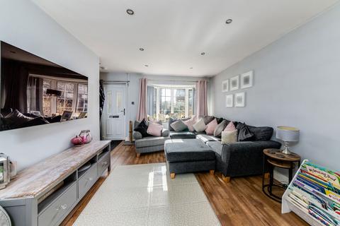 3 bedroom end of terrace house for sale, Sussex Drive, Banbury