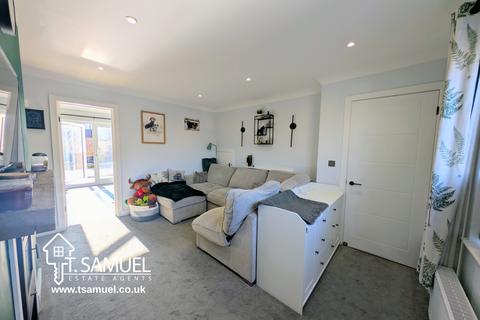 3 bedroom semi-detached house for sale, Forest View, Mountain Ash, Rhondda Cynon Taf, CF45 3DU