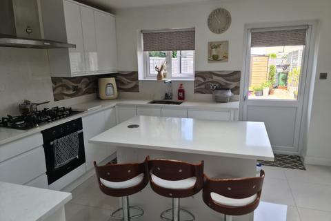 2 bedroom terraced house to rent, Harris Road, DAGENHAM RM9