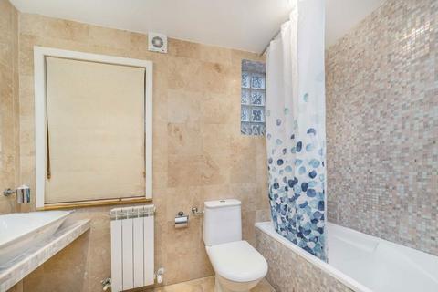 1 bedroom flat for sale, High Street, Teddington TW11
