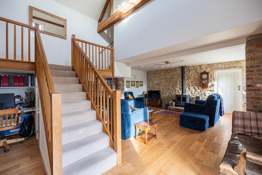 Sitting Room & Staircase