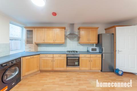 3 bedroom terraced house to rent, Courtland Avenue, Ilford IG1