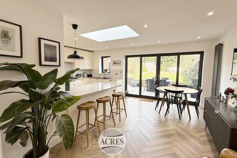 3 bedroom semi-detached house for sale, Roughley Drive, Four Oaks, Sutton Coldfield
