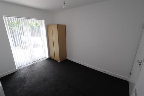 undefined, Foleshill Road, Coventry CV6