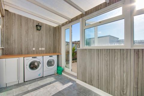 3 bedroom end of terrace house for sale, SHOLING! NO FORWARD CHAIN! SOUTH-WESTERLY ASPECT GARDEN!