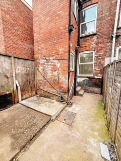 3 bedroom terraced house to rent, Westwood Road, Nottingham, NG2