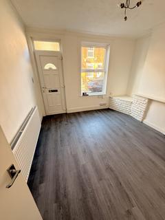 3 bedroom terraced house to rent, Westwood Road, Nottingham, NG2