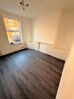 3 bedroom terraced house to rent, Westwood Road, Nottingham, NG2