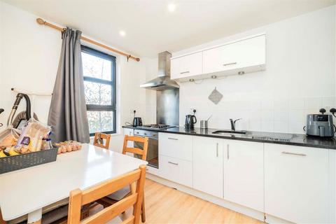 2 bedroom flat to rent, Baylis Road, London SE1