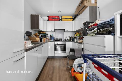 2 bedroom flat for sale, Cabot Close, Croydon