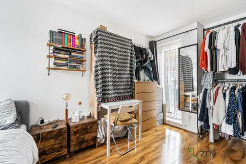 2 bedroom maisonette for sale, London N7