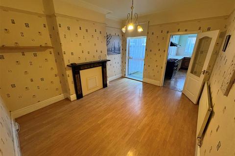 3 bedroom house to rent, Urban Road, DONCASTER
