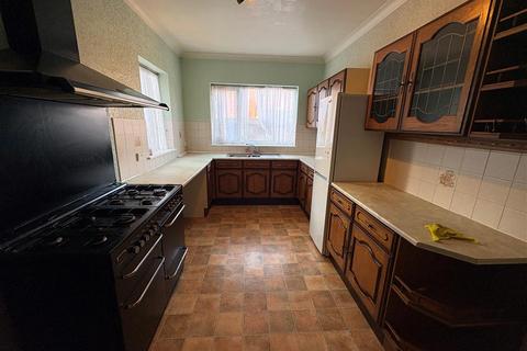 3 bedroom house to rent, Urban Road, DONCASTER