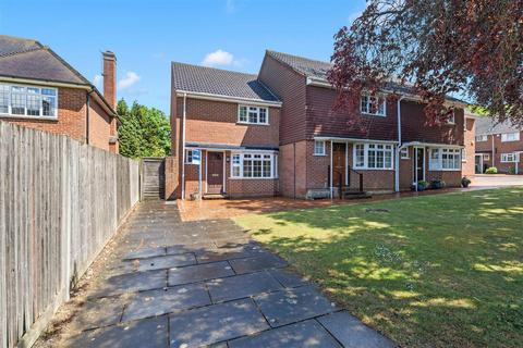 2 bedroom end of terrace house for sale, Lower Edgeborough Road, Guildford