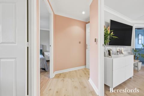 2 bedroom apartment for sale, Nyall Court, Kidman Close, RM2