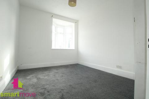 2 bedroom flat to rent, Clarendon Gardens, Ilford, Essex, IG1