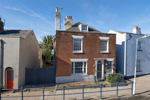 5 bedroom detached house for sale, Island Wall, Whitstable
