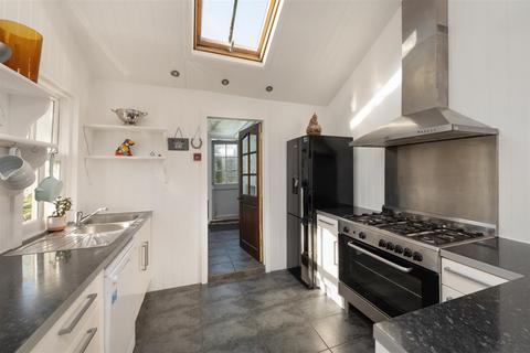 5 bedroom detached house for sale, Island Wall, Whitstable