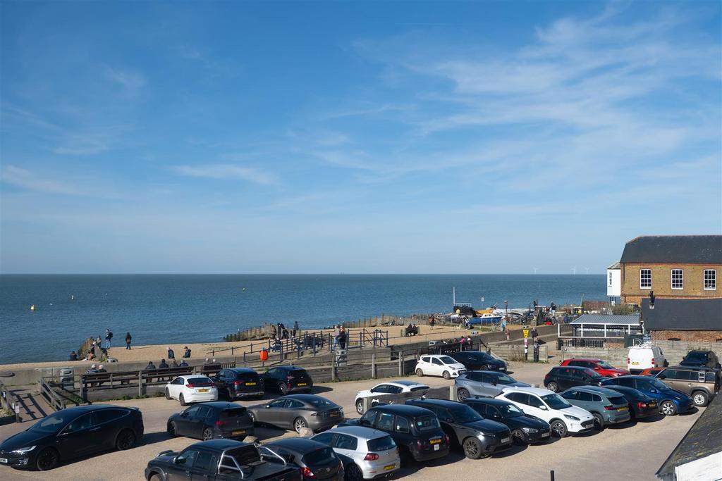 Island Wall, Whitstable