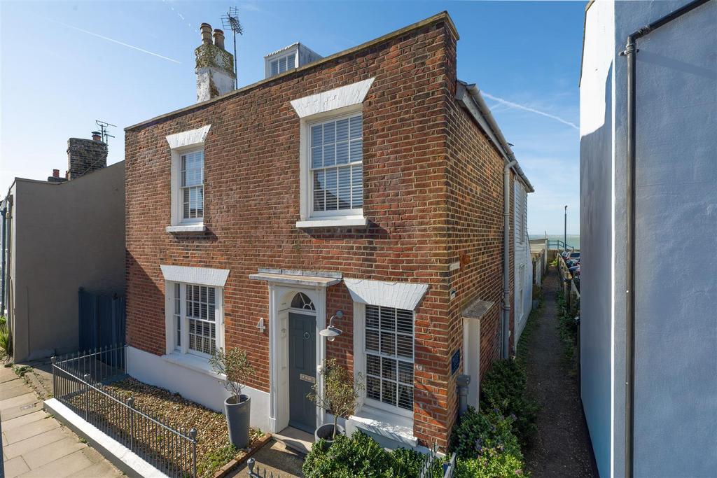 Island Wall, Whitstable