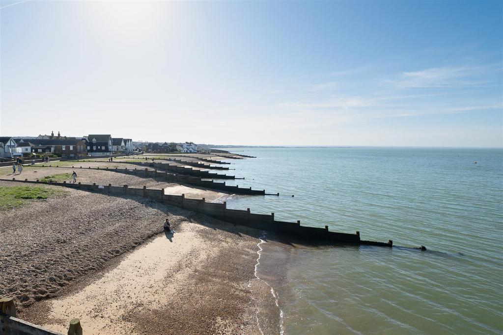Island Wall, Whitstable