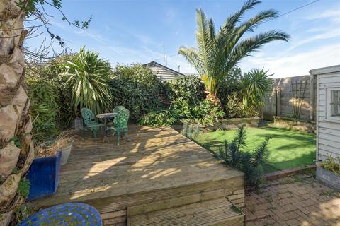 5 bedroom detached house for sale, Island Wall, Whitstable